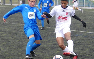 LA REMISE DES MAILLOTS ADVC PAR ÉRIC THOMAS N’A PAS PORTÉ CHANCE AUX U16 RÉGION 