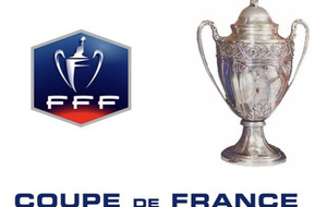 TOUT LE MONDE AU MATCH  DE COUPE DE FRANCE  LA ROCHE VF / CHATEAUBRIANT 