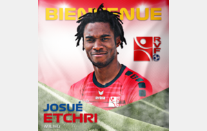 Josué Etchri signe à La Roche VF