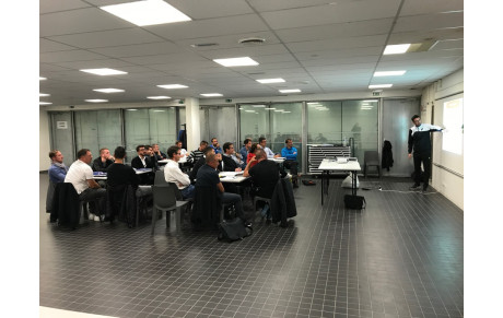 LES EDUCATEURS AU GRAND COMPLET POUR LE PROJET DU CLUB
