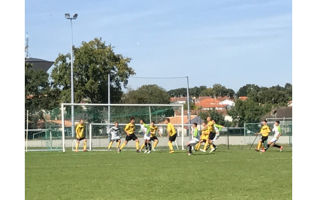 U18 : LA ROCHE VF CARTONNE CONTRE BOUFFERE
