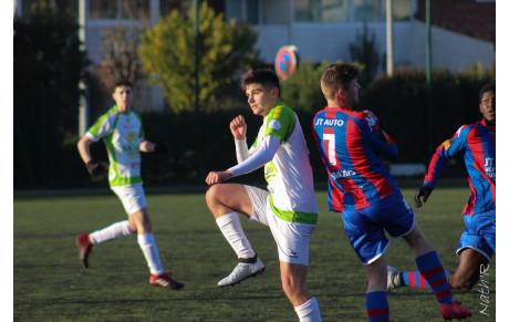 R3 : LES JEUNES YONNAIS CONTRAINTS AU PARTAGE DES POINTS