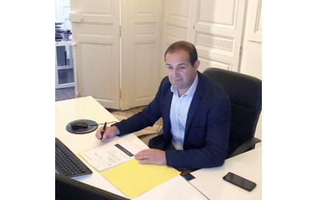 UN NOUVEAU PROJET AMBITIEUX POUR LA ROCHE VF PORTÉ PAR PHILIPPE VIOLEAU , NOUVEAU PRÉSIDENT .
