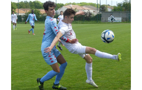 LES U17 RÉGION DÉFAITS À DOMICILE PAR LE SNAF
