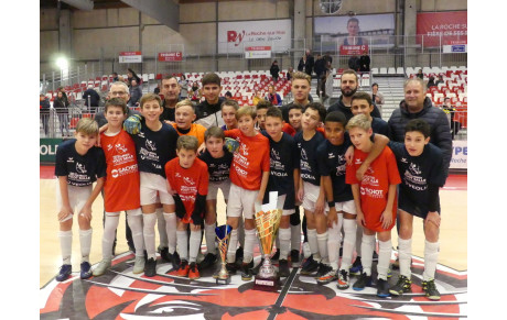 DEUX VICTOIRES SUR QUATRE FINALES POUR LA ROCHE VF AU TOURNOI EN SALLE 